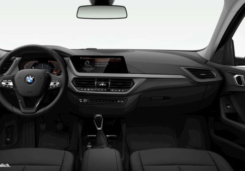 BMW 118, 2023