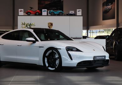 Porsche Taycan, 2021
