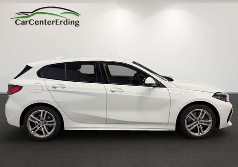 BMW 120, 2022