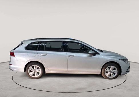 Volkswagen Golf, 2022