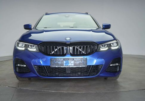 BMW 330, 2022