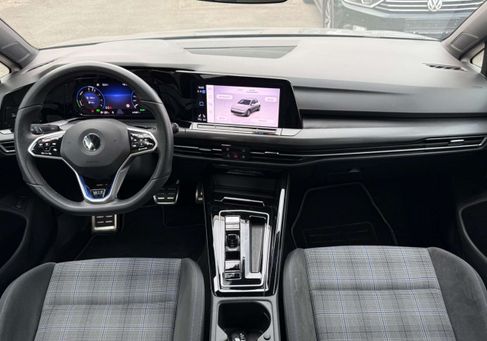 Volkswagen Golf, 2022