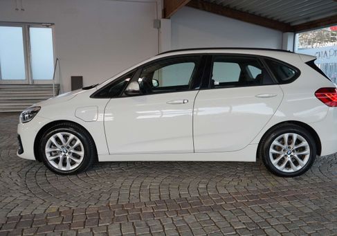 BMW 225, 2021