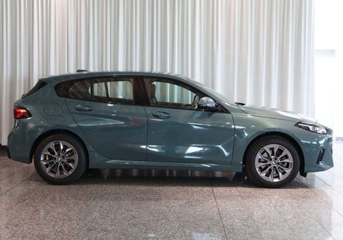 BMW 120, 2025