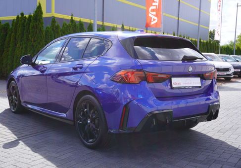 BMW 118, 2025 3