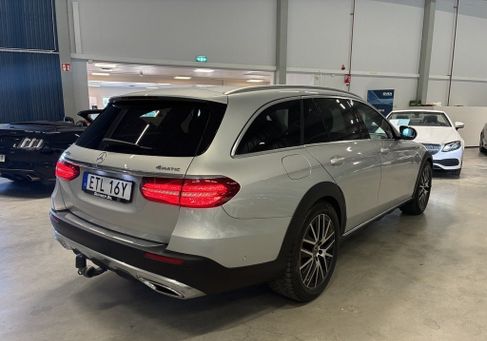 Mercedes-Benz E 220, 2020 3