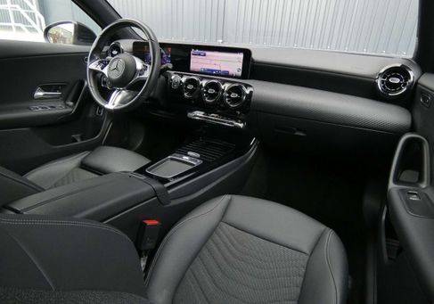 Mercedes-Benz A 180, 2023