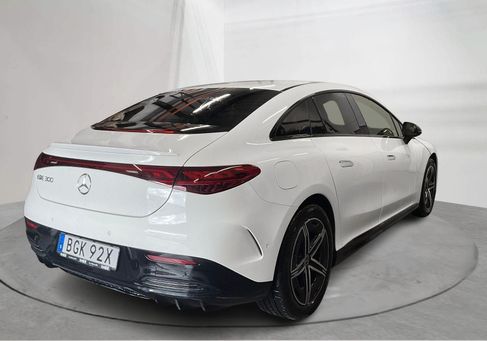 Mercedes-Benz EQE, 2023 3