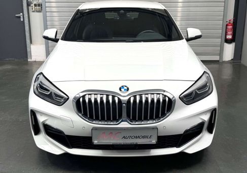 BMW 118, 2022 2