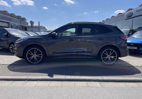 Ford Kuga, 2021