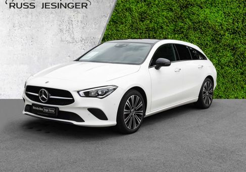 Mercedes-Benz CLA 200, 2022