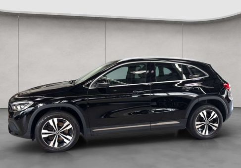 Mercedes-Benz GLA 250, 2022