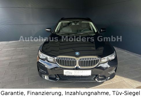 BMW 330, 2022