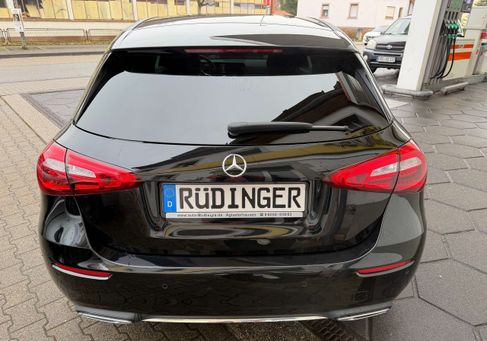 Mercedes-Benz A 160, 2022