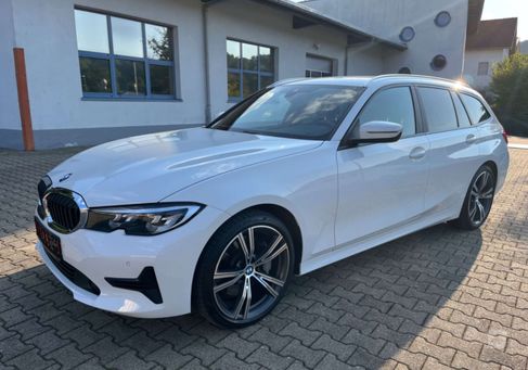 BMW 330, 2021