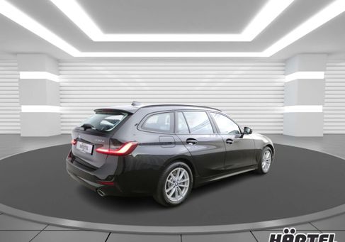 BMW 330, 2022