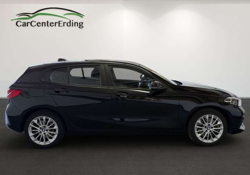 BMW 120, 2023