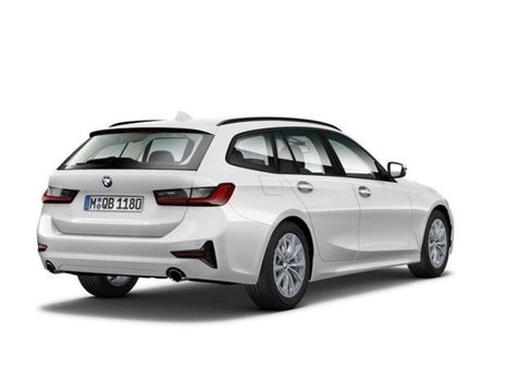 BMW 318, 2022