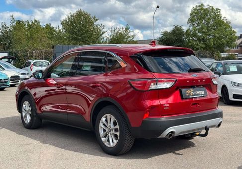 Ford Kuga, 2022 3