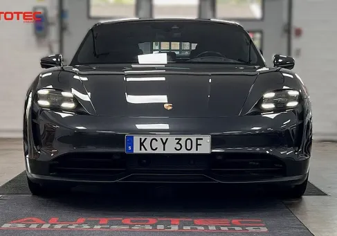Porsche Taycan, 2021