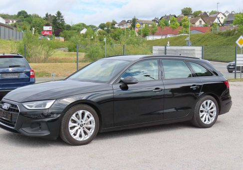 Audi A4, 2022