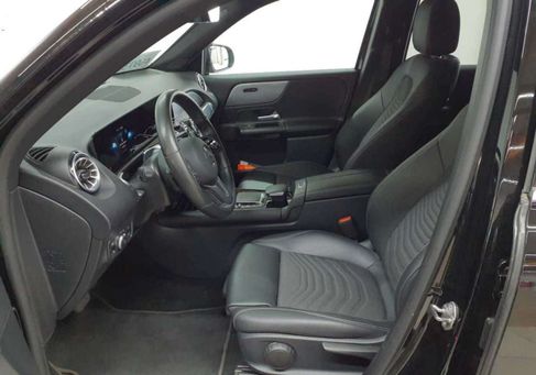 Mercedes-Benz GLB 200, 2023