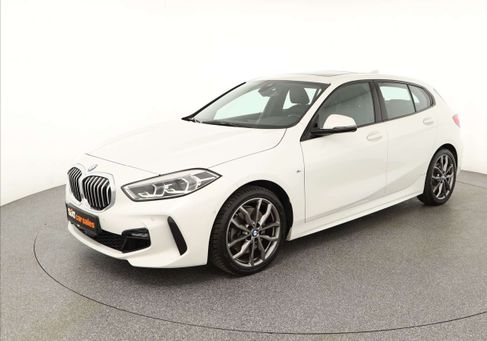 BMW 120, 2023