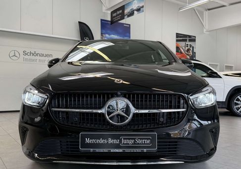 Mercedes-Benz B 200, 2024