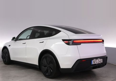 Tesla Model Y, 2025 2