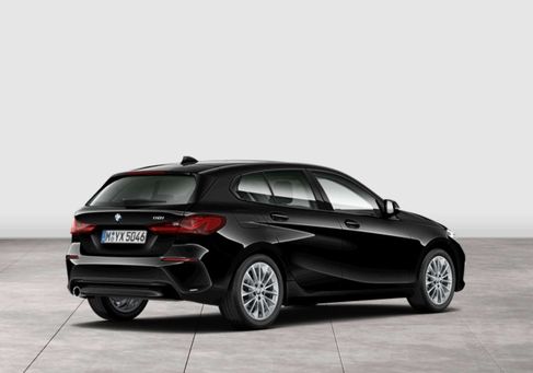 BMW 118, 2022