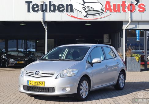 Toyota Auris, 2010