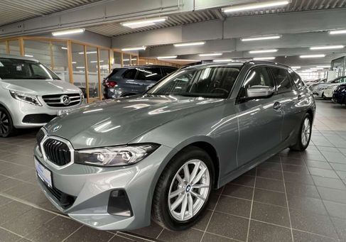 BMW 318, 2022