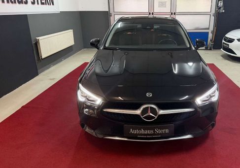 Mercedes-Benz CLA 200, 2022