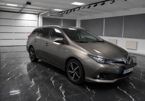 Toyota Auris Touring Sports, 2016