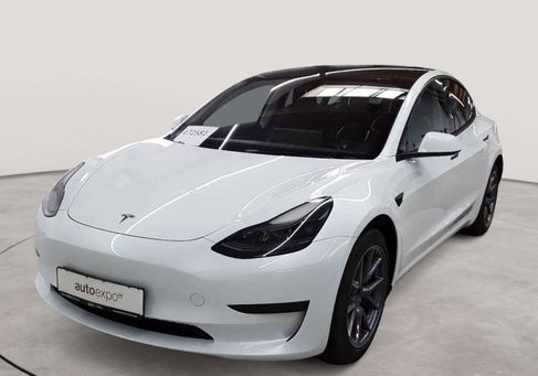 Tesla Model 3, 2022