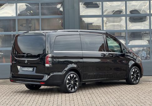 Mercedes-Benz V 220, 2024