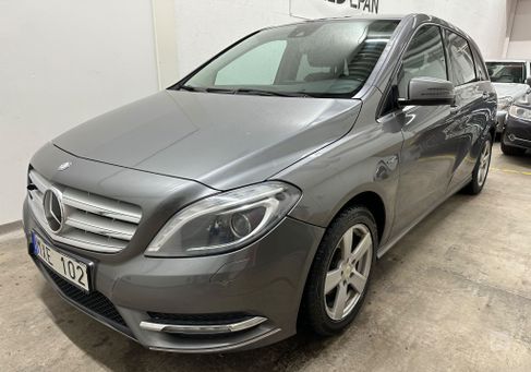 Mercedes-Benz B 180, 2012