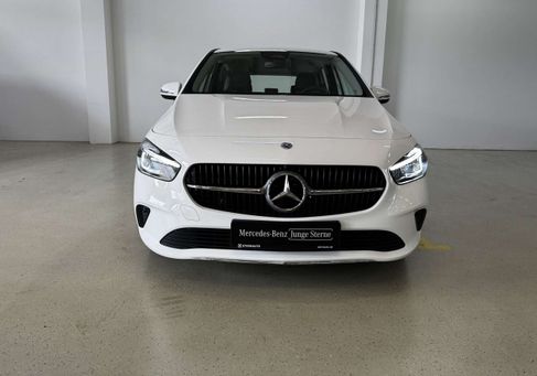 Mercedes-Benz B 180, 2025