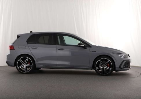 Volkswagen Golf, 2022 3