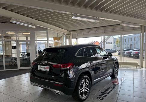 Mercedes-Benz GLA 200, 2022 3