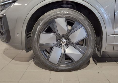 Volkswagen Touareg, 2025
