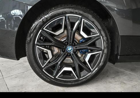 BMW iX, 2022 3