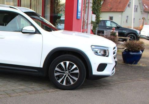 Mercedes-Benz GLB 200, 2022