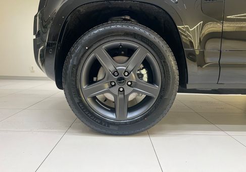 Land Rover Defender, 2026