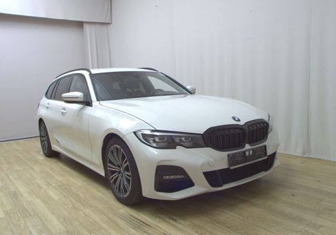 BMW 330, 2020