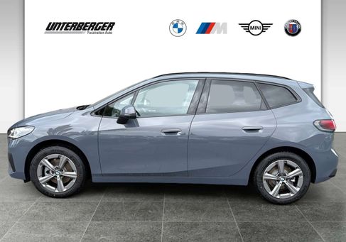BMW 220, 2025 3