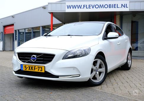 Volvo V40, 2014