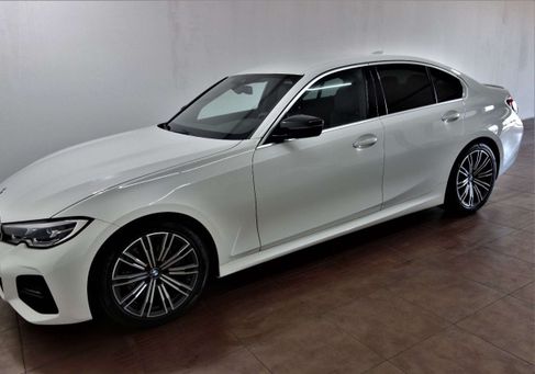 BMW 330, 2021