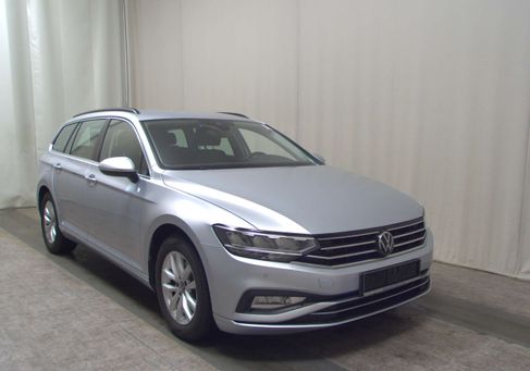 Volkswagen Passat, 2022