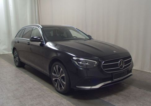 Mercedes-Benz E 300, 2022 3